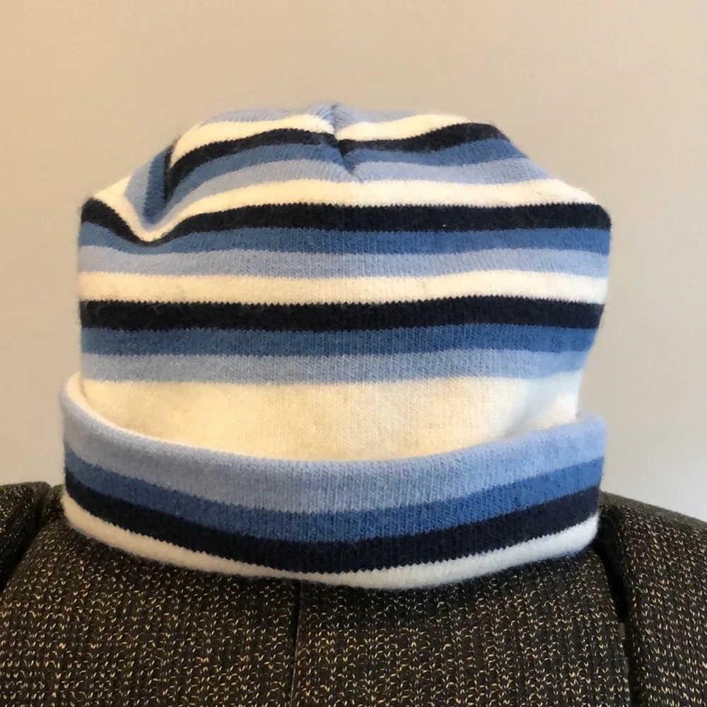 Winter Ski Snow Beanie Blues, Black, White
